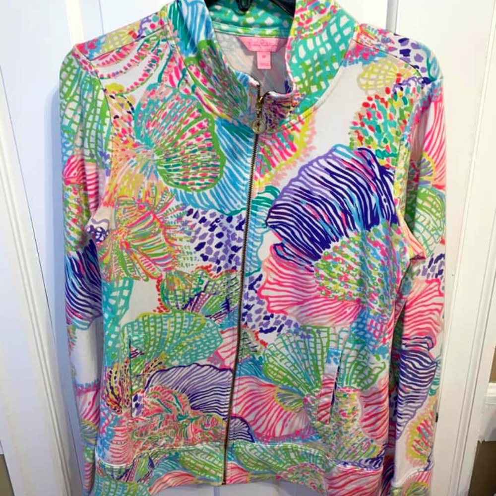 Lilly Pulitzer zip up. Good condition!